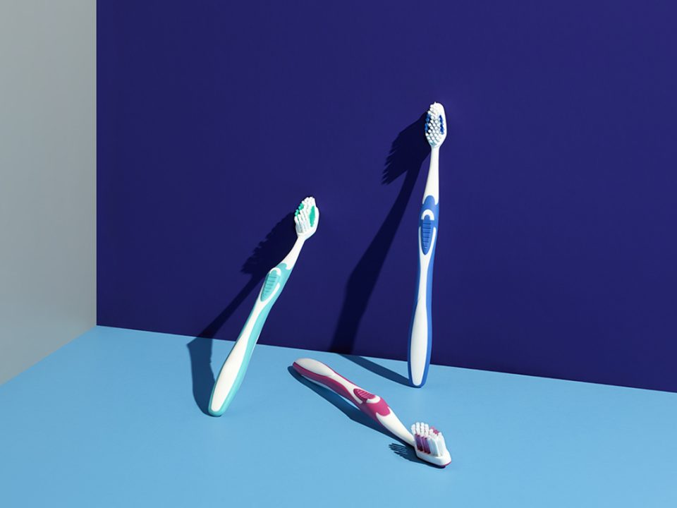 Cosmodent Candelaria - Clínica Dental en Tenerife | Cepillo Eléctrico o Manual - ¿Cuál es Mejor para tu Higiene Dental?
