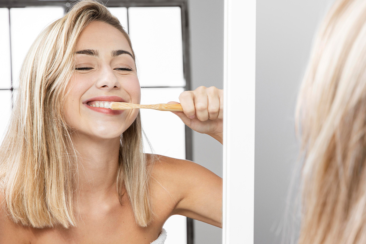 POST 30_4 Cosmodent Candelaria - Clínica Dental en Tenerife | La importancia del cepillado de la lengua: un paso clave para una buena salud bucal