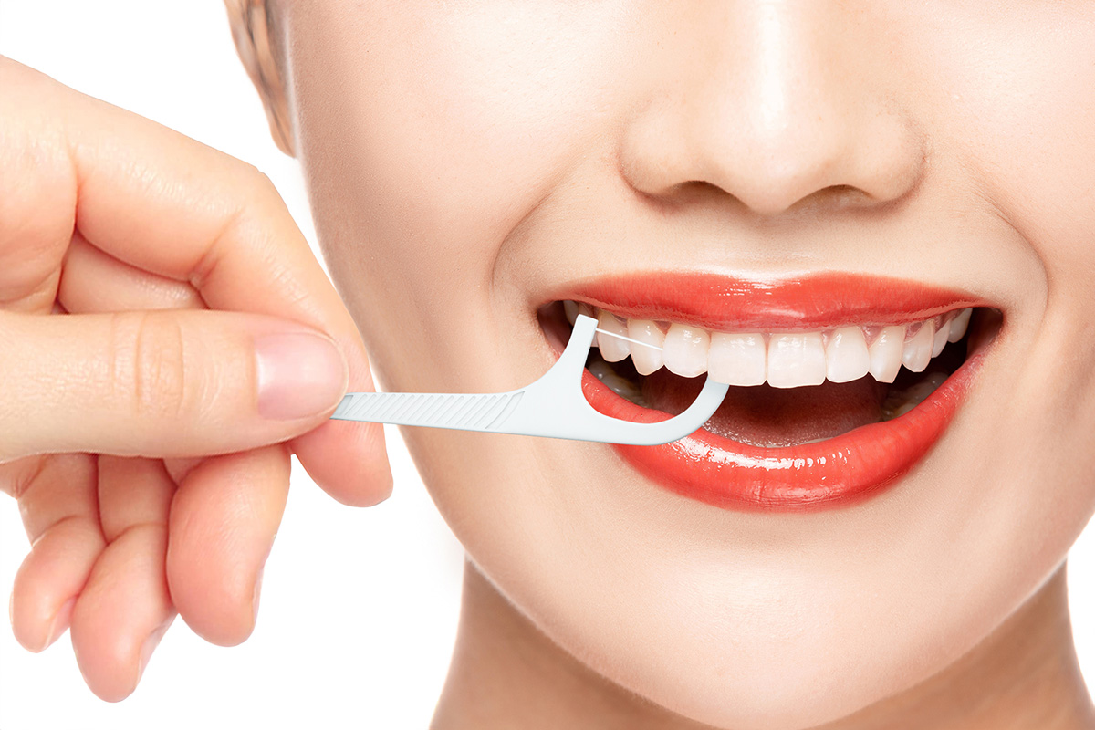 Post29_1 Cosmodent Candelaria - Clínica Dental en Tenerife | Arcos dentales vs. hilo dental tradicional: ¿cuál es mejor?
